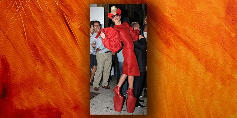 21. Yüzyılın Renkli Sanatçısı Lady Gaga’nın İlginç Kostümleri