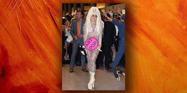 21. Yüzyılın Renkli Sanatçısı Lady Gaga’nın İlginç Kostümleri