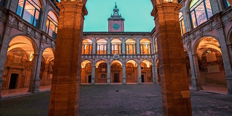 İtalya'nın Saklı Güzellikleriyle Büyüleyen Kızıl Şehri Bologna'nın Sırları