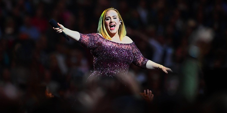 Sesiyle Uzaklara Sürükleyen Adele’in Müzik Serüvenine Dair Bilgiler