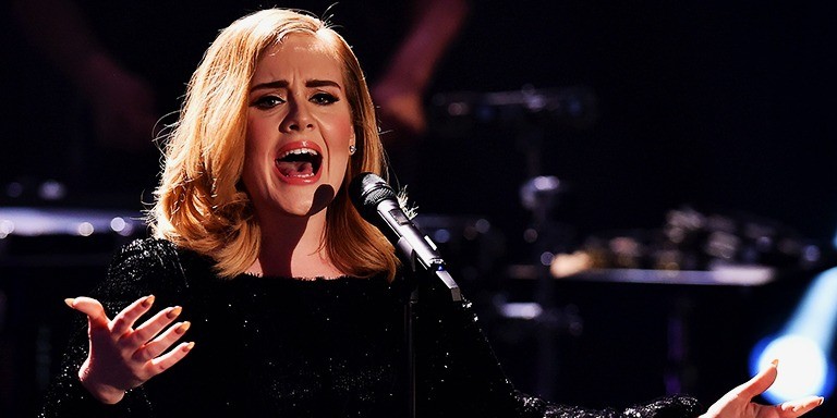 Sesiyle Uzaklara Sürükleyen Adele’in Müzik Serüvenine Dair Bilgiler