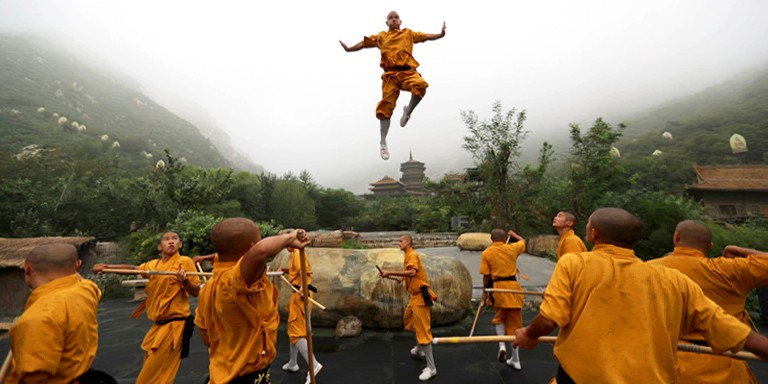 Akıllara Durgunluk Veren Shaolin Tapınağı Keşişlerinin Yetenekleri