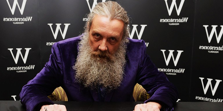 Postmodernist Çizgi Roman Yazarı Alan Moore’a Dair Bilinmeyenler