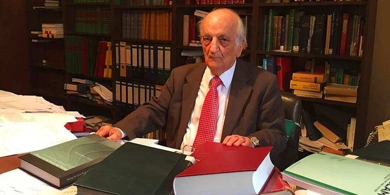 Bilim Tarihine Adanmış Bir Yaşam: Prof. Dr. Fuat Sezgin