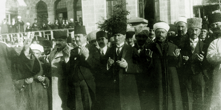 Cumhuriyetin En Yüce Bekçileri: Atatürk İlkeleri